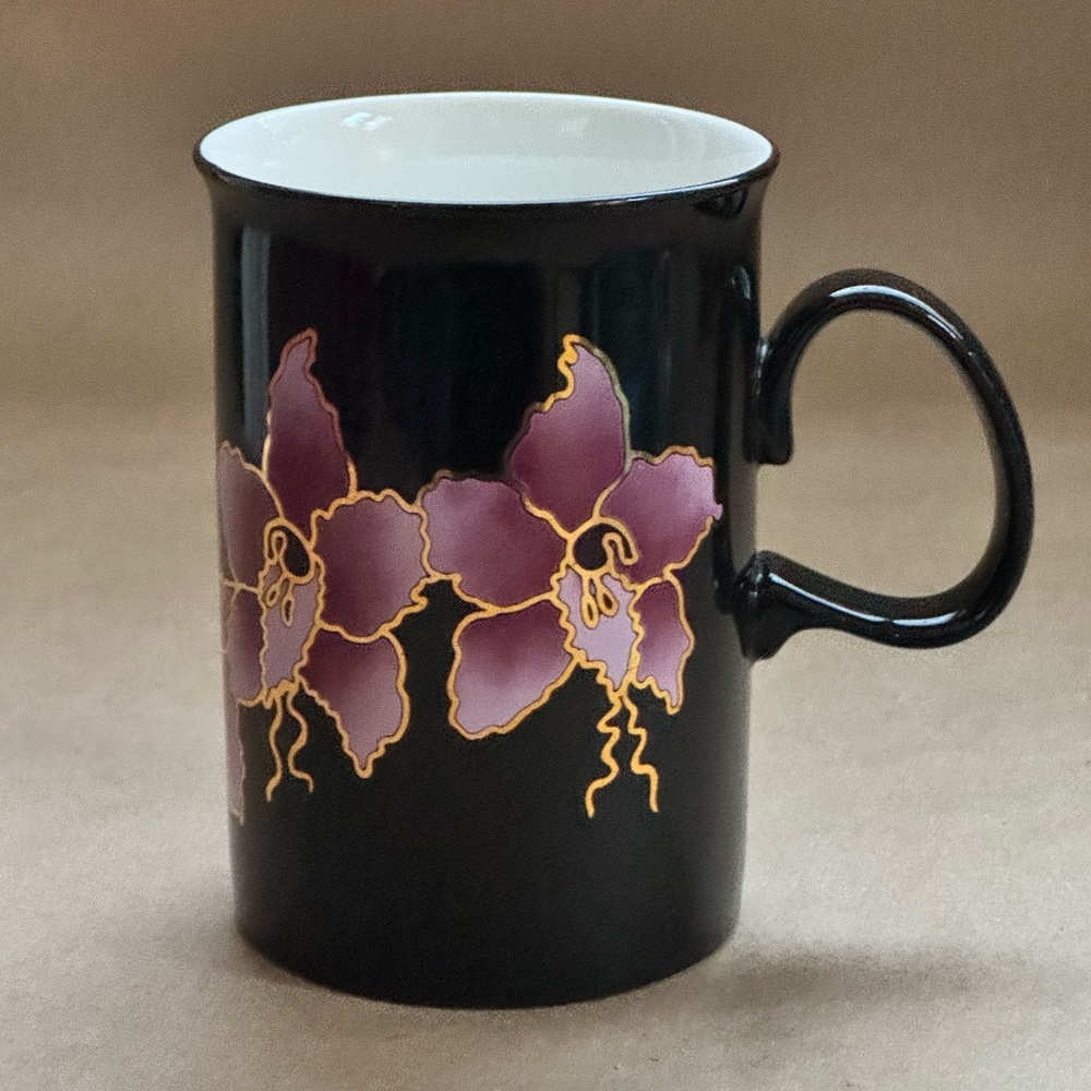 Dunoon Black and Pink Fiji Orchid Mug Designed by Ruth Boden. 10 fl oz.